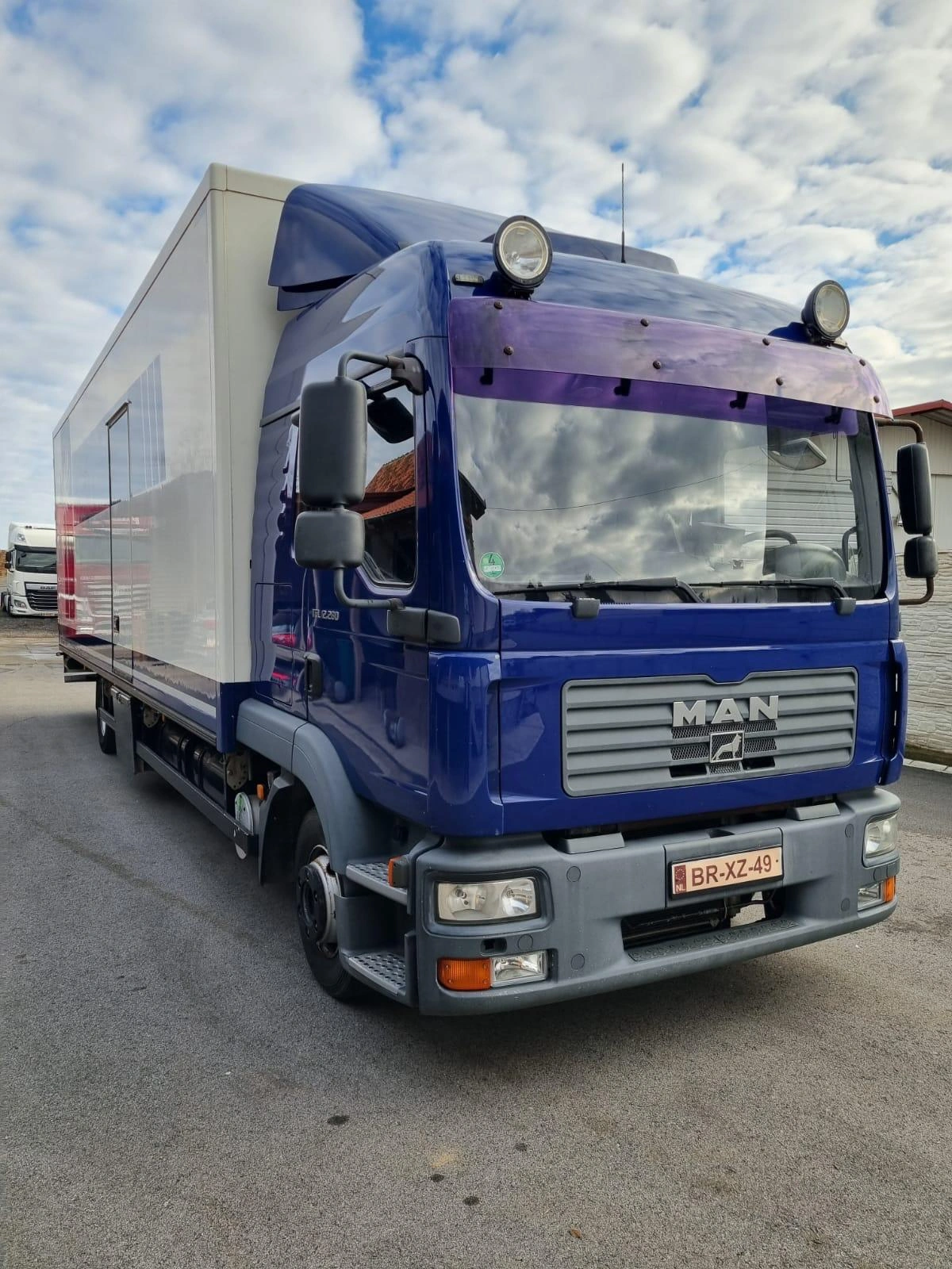 Image 1 - MAN TGL